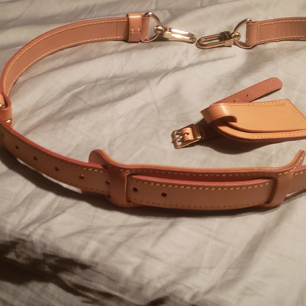 New LV strap and luggage tag
